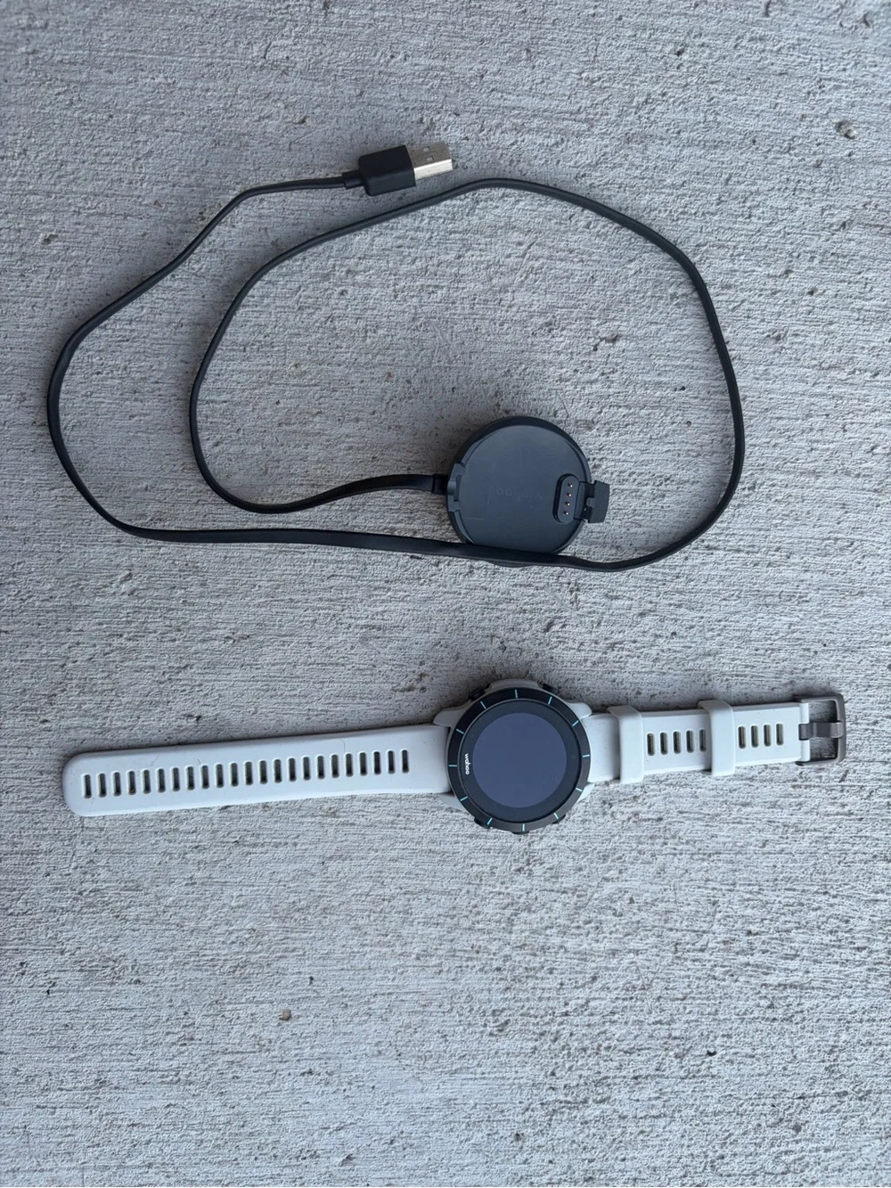 Wahoo ELEMNT Rival GPS Multisport Watch + Charger